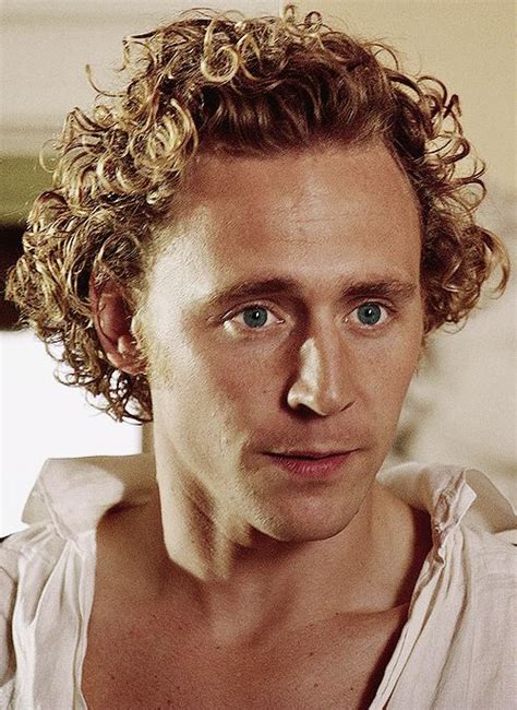 tom Hiddleston hair color